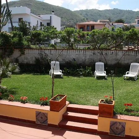 Bed & Breakfast Cerniglia 4*