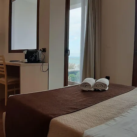 Cerniglia فندق مبيت وإفطار 4*