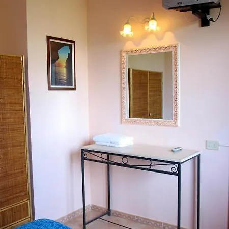 Bed & Breakfast Cerniglia 3*